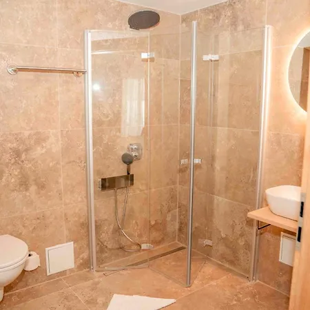 & Lounge Adult Only *