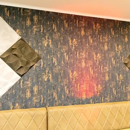 & Lounge Adult Only *