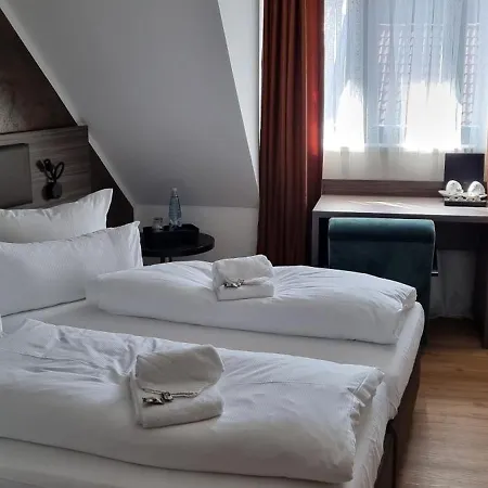 Hotel & Lounge Adult Only