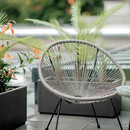 & Lounge Adult Only *