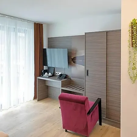 Hotel & Lounge Adult Only *