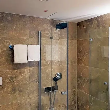 Hotel & Lounge Adult Only