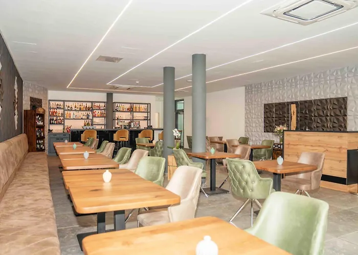 Hotel & Lounge Adult Only *