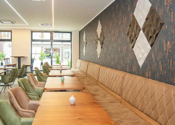 Hotel & Lounge Adult Only *
