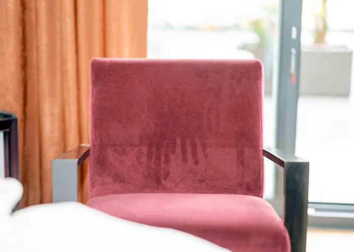 Hotel & Lounge Adult Only *