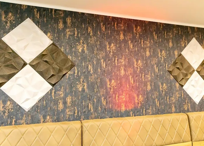 & Lounge Adult Only *