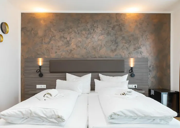 Hotel & Lounge Adult Only *