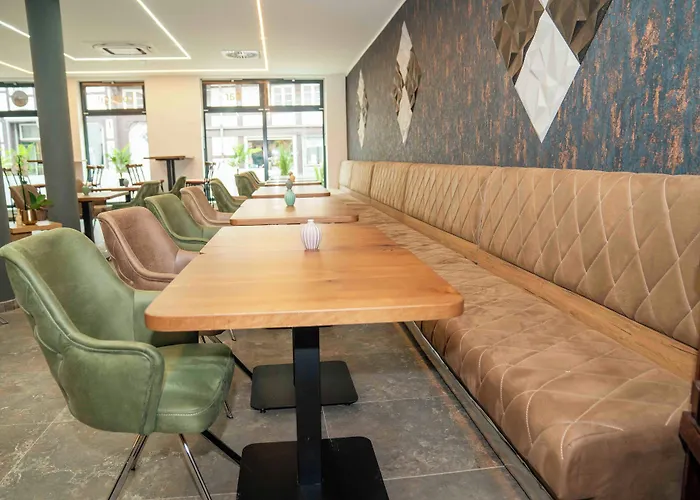 Hotel & Lounge Adult Only *