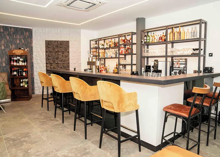 Hotel & Lounge Adult Only *